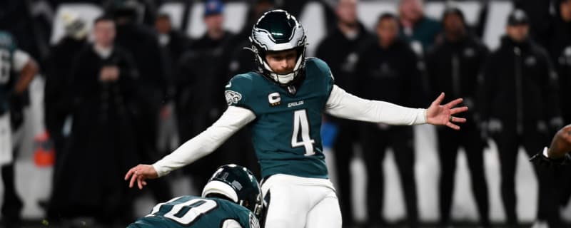 Internet reacts to Jake Elliott missing another FG in NFC title game
