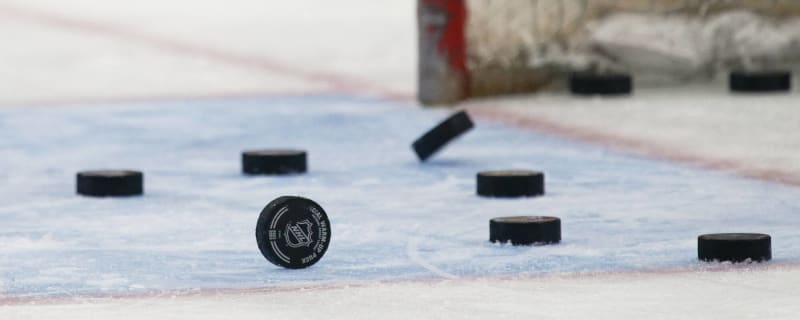 Former Bruins winger dead at 75