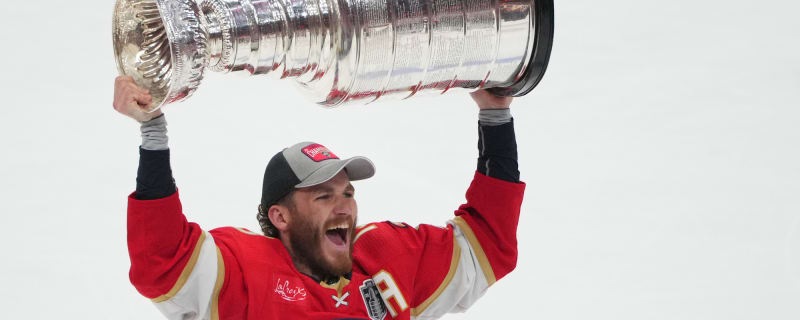 Tkachuk, Florida Panthers Take Stanley Cup to Lauderdale Beach