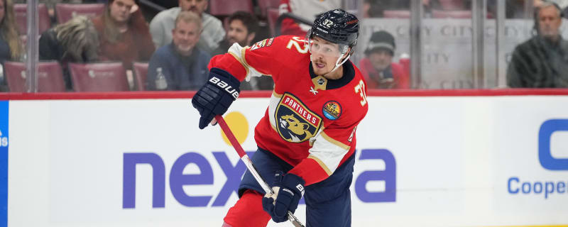 Sharks recall Lucas Carlsson