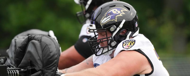Ravens trade OL Greg Mancz to Dolphins