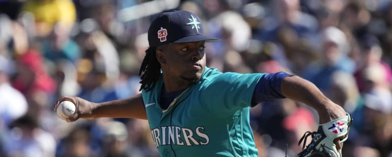 Mariners add reliever prospects Berroa and Sweet to bullpen