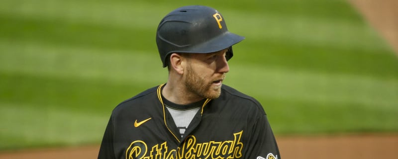 Pirates add veteran slugger Todd Frazier to the roster