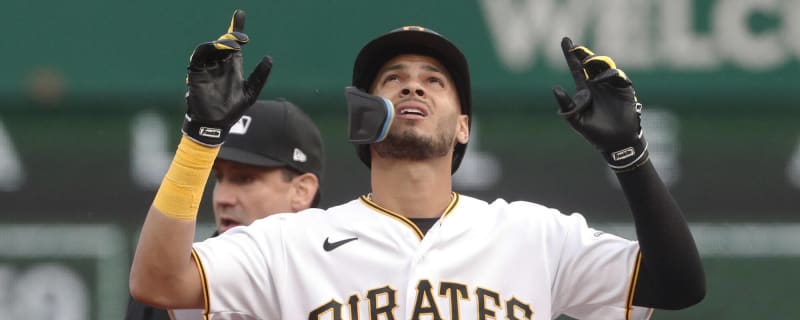 Pirates DFA infielder Todd Fraizer