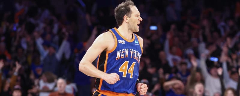 Knicks’ Bojan Bogdanovic leaves Game 4 with foot injury