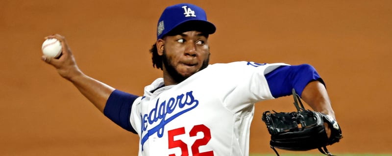 Veteran Dodgers reliever Pedro Baez signs with Houston Astros