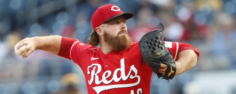 Braves sign veteran reliever to minor-league contract