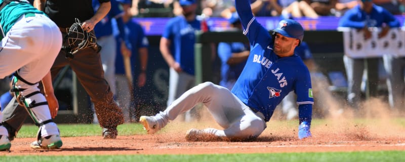 Kevin Kiermaier clears waivers, will remain with the Blue Jays for now