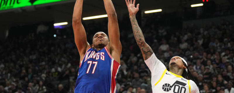 Raptors Agree To 10-Day Contract With 7-Footer