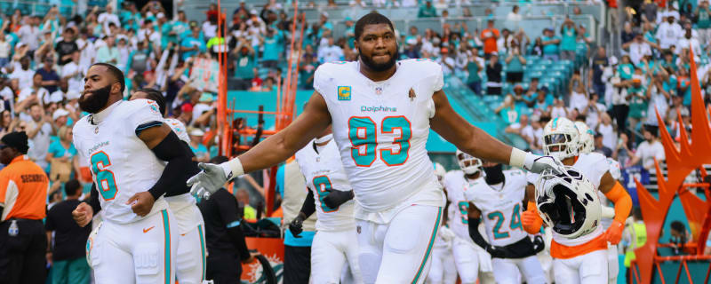Calais Campbell Mulling Whether To Sign With Dolphins Or Ravens