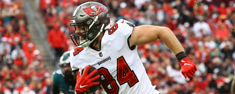 Bucs re-sign tight end Cameron Brate to 6-year deal