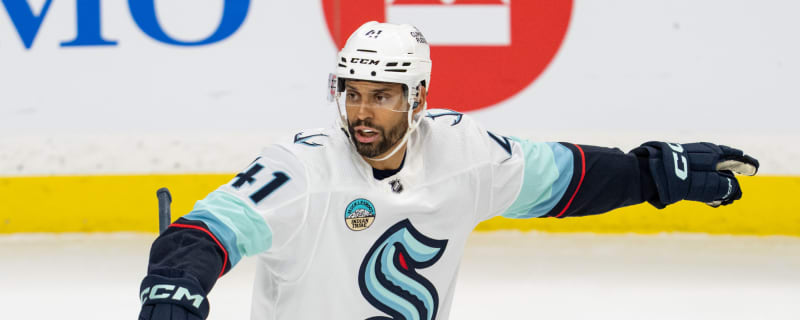 700 Game NHL Veteran Leaves the NHL and Signs a Deal in Europe