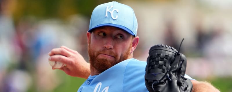 Dodgers select contract of right-handed reliever