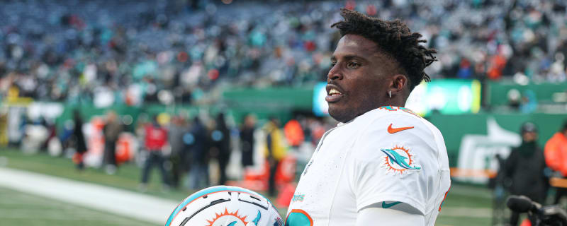 Tyreek Hill’s agent Drew Rosenhaus reveals wideout played season with broken wrist, reassures Dolphins fans of his commitment to Miami