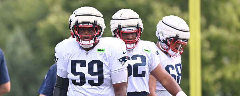 Vederian Lowe Practices With Patriots First Unit at Left Tackle