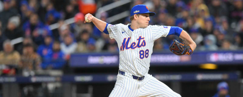 Cardinals sign Phil Maton