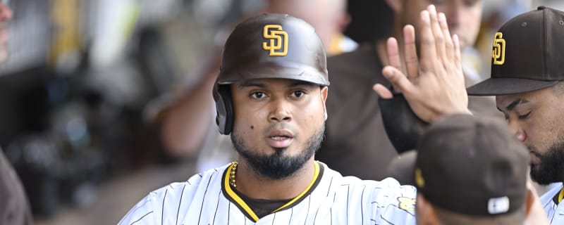 Padres 1B undergoes thumb surgery