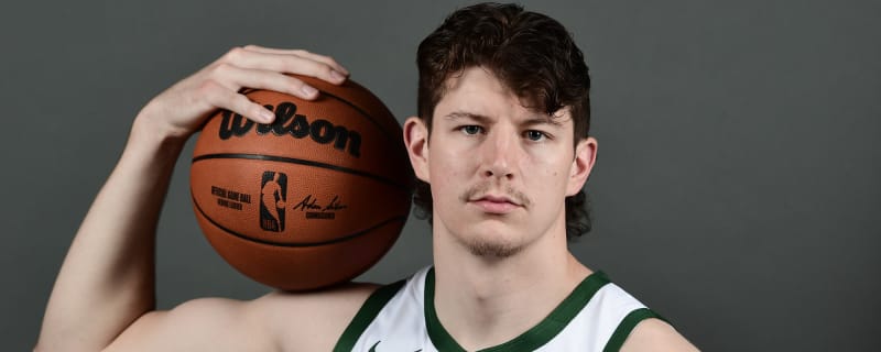 Wisconsin native earns two-way deal with Bucks