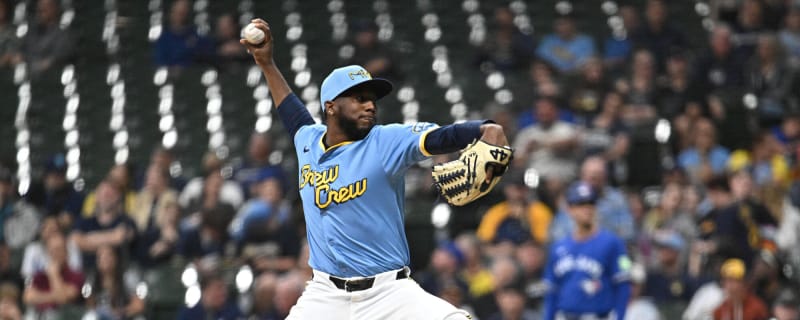 Braves, Enoli Paredes Agree To Minor League Deal