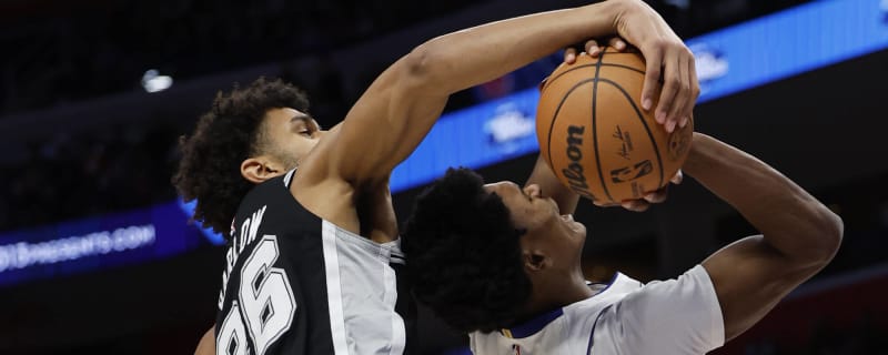 Spurs Season-In-Review: Dominick Barlow &#39;Comfortable, Confident&#39; In Growing Role with San Antonio