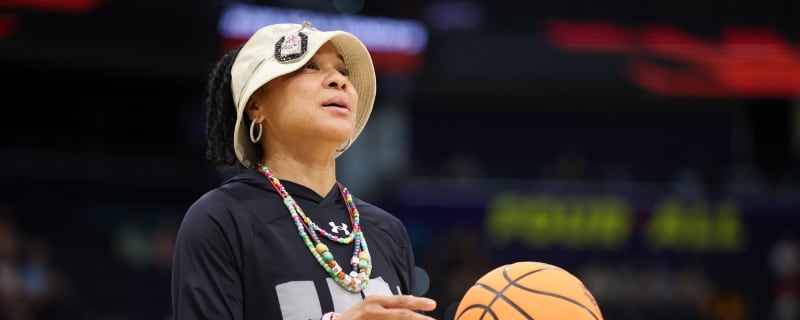 Dawn Staley was so furious after foul call on Joyce Edwards