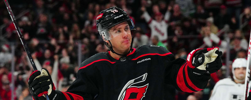 Hurricanes keeping intriguing forward via new contract