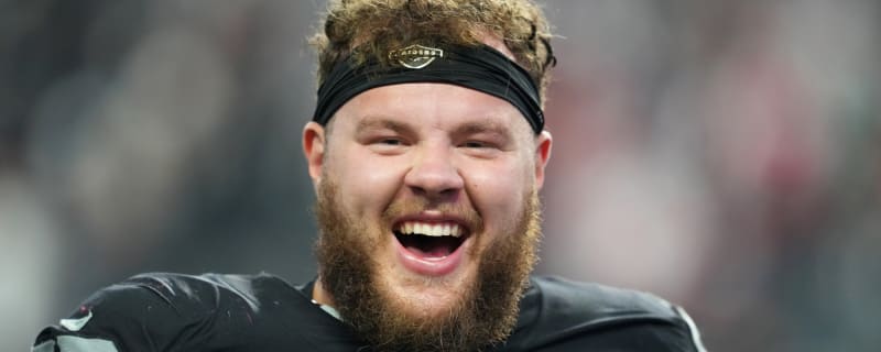 Raiders to release longtime starting center