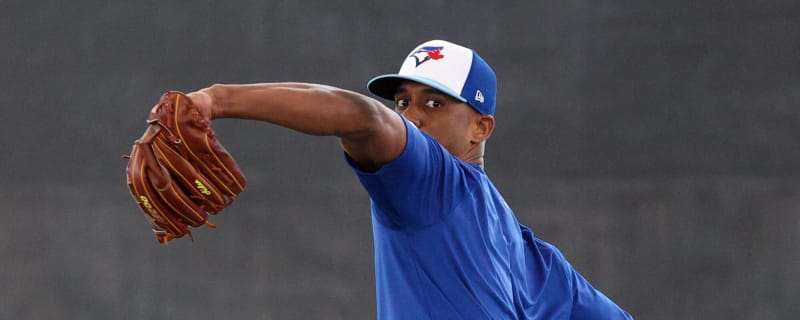 Blue Jays DFA pitching prospect Yosver Zulueta ahead of Opening Day