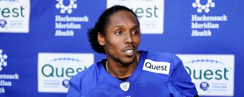 Giants veteran rips fans over 'dumpster fire' banner