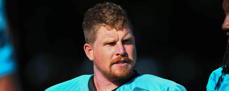 Panthers rework Matt Paradis' contract, clear more cap space