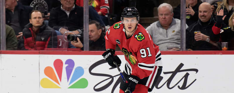 Blackhawks trade former first-round pick to Predators