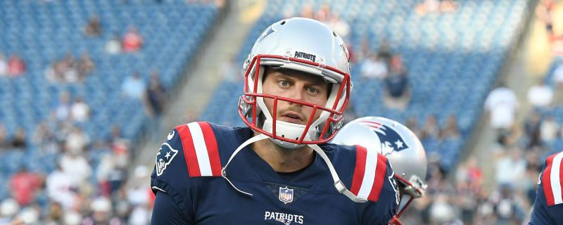 How much will the heat of Brady spotlight impact Mac Jones