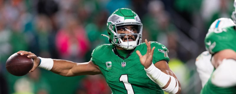 Jalen Hurts injury: Eagles QB suffers leg injury in Week 7