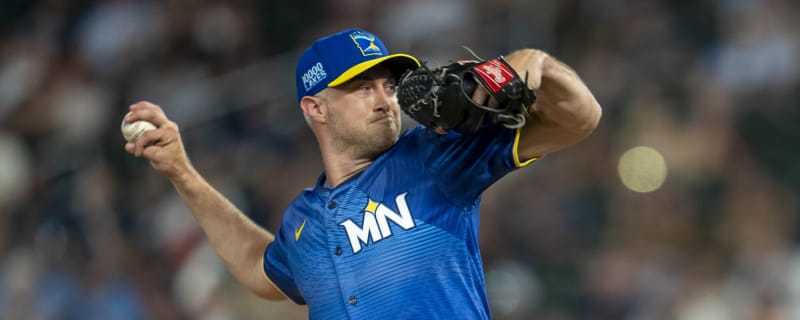 The Chicago Cubs sign a decent reliever to a minor league deal