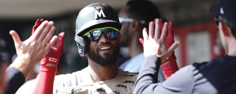 Willi Castro homers twice to propel Twins past Blue Jays