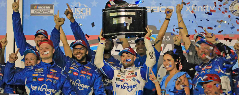 Ricky Stenhouse Jr. wins longest Daytona 500 thanks to a timely push