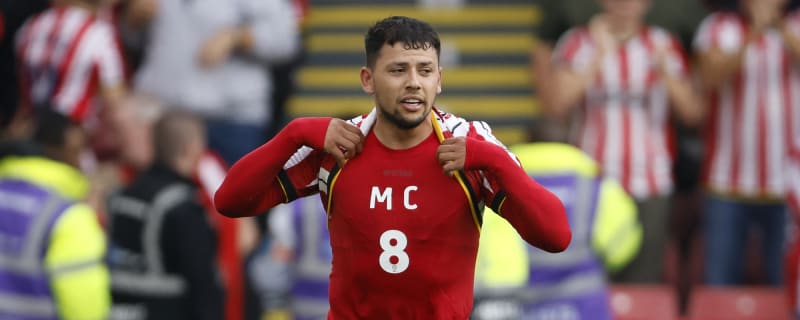 Sky Sports pundit shares Leeds’ interest in signing award winning forward