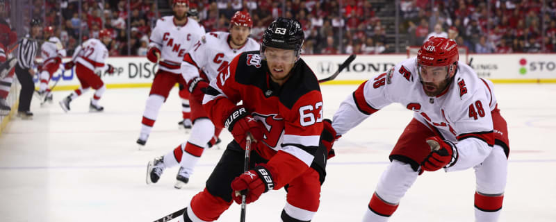 Dougie Hamilton breaks tie in 3rd, Devils beat Ducks 4-2