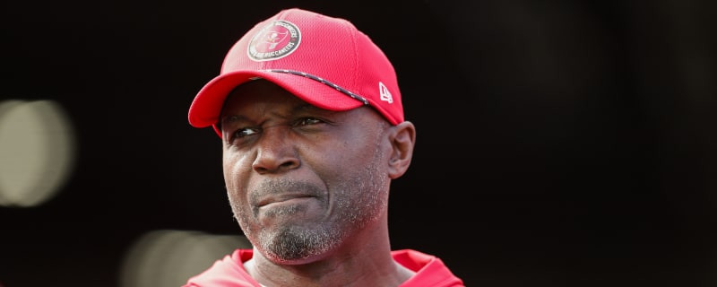 Watch: Buccaneers' woes continue with atrocious punt vs. Saints