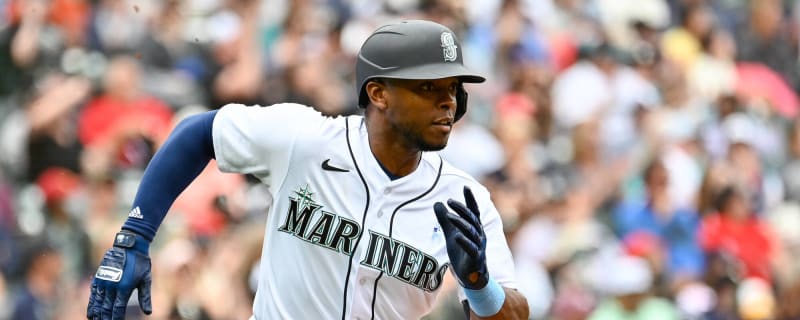 Winker, Mariners avoid arbitration with $14.5M, 2-year deal