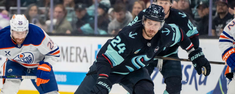 Maple Leafs Officially Linked to 6&#39;7", 250-Pound Defenseman