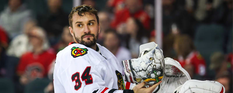 Chicago Blackhawks trade Craig Smith and Petr Mrazek to Detroit Red Wings