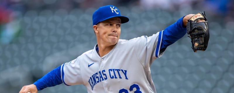 Kansas City Royals starting pitcher Zack Greinke takes a PitchCom