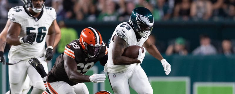 Ex-Eagles Running Back, First-Round Pick Reportedly Signs With Panthers