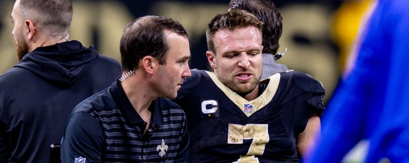 Saints' Taysom Hill carted off with knee injury