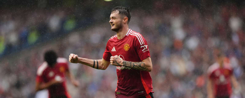 Wigan boss hits back at reports after Manchester United loanee shines