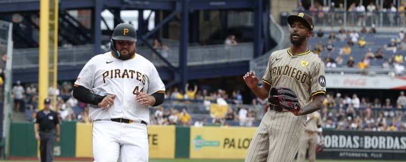 Padres Re-Sign Carl Edwards Jr. To Minor League Deal