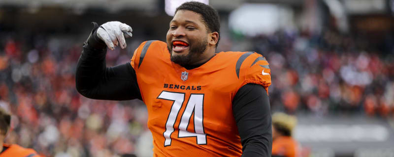 Buccaneers sign offensive lineman Fred Johnson