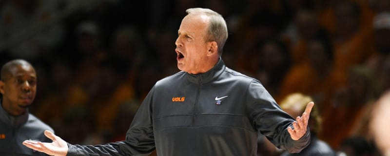 Tennessee basketball coach Rick Barnes explains Santiago Vescovi&#39;s clipboard moment against Alabama