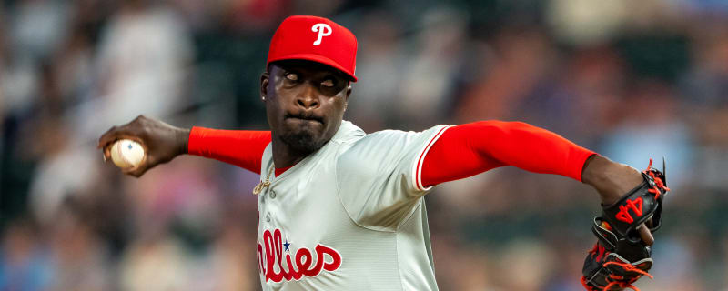 Former Giants, Phillies pitcher signs with Japanese team